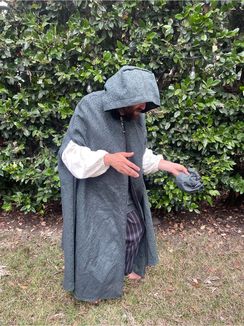 Men's Green Renaissance Costume Tunic and Cape
